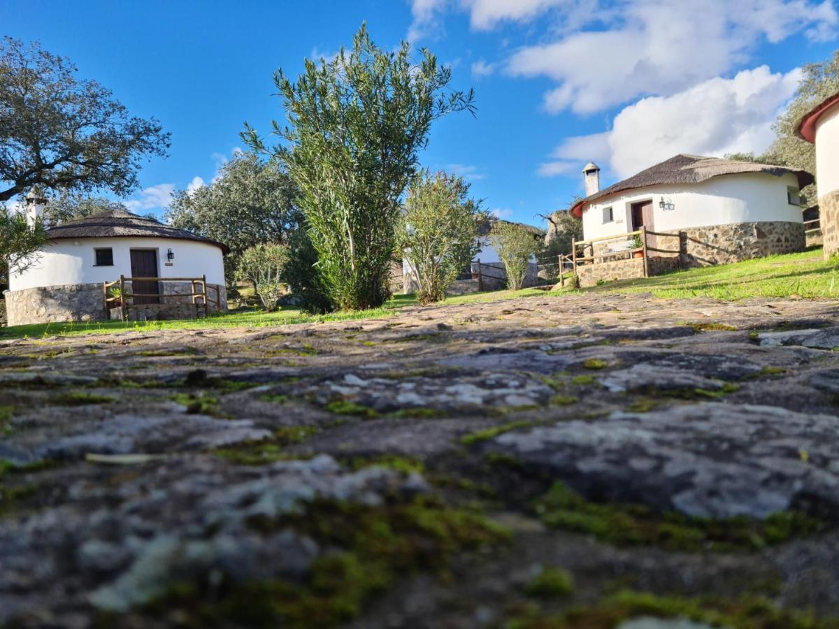 Aparthotel Chozos De La Dehesa La Roca de la Sierra Exterior foto